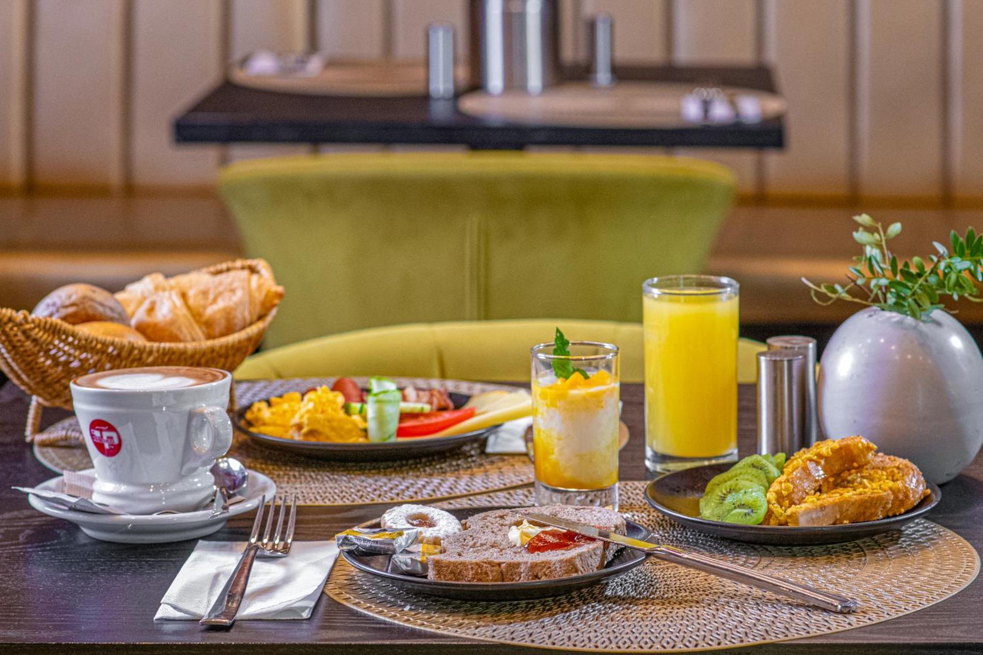 Andrassy Thai Hotel Budapest Eksteriør billede
