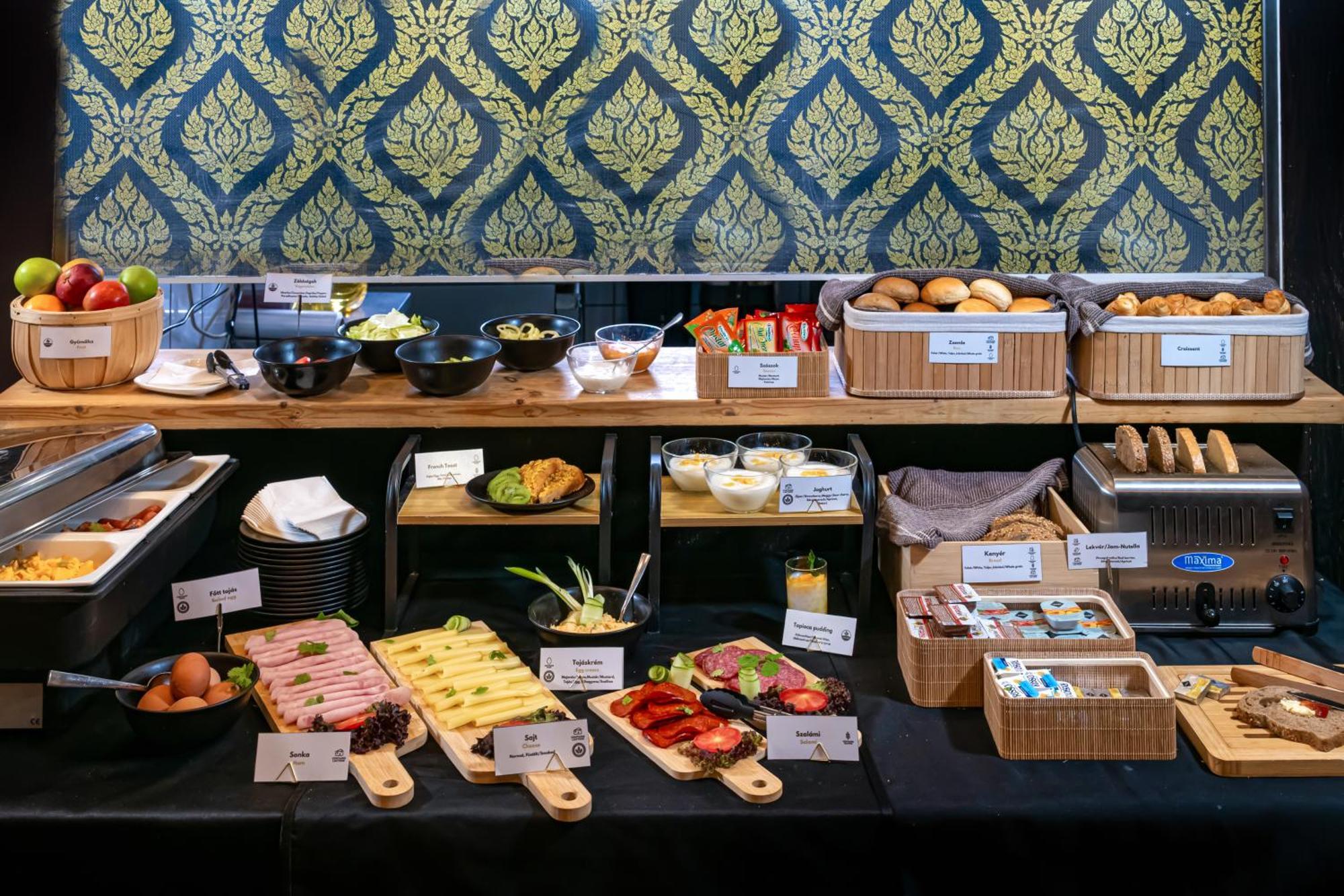 Andrassy Thai Hotel Budapest Eksteriør billede